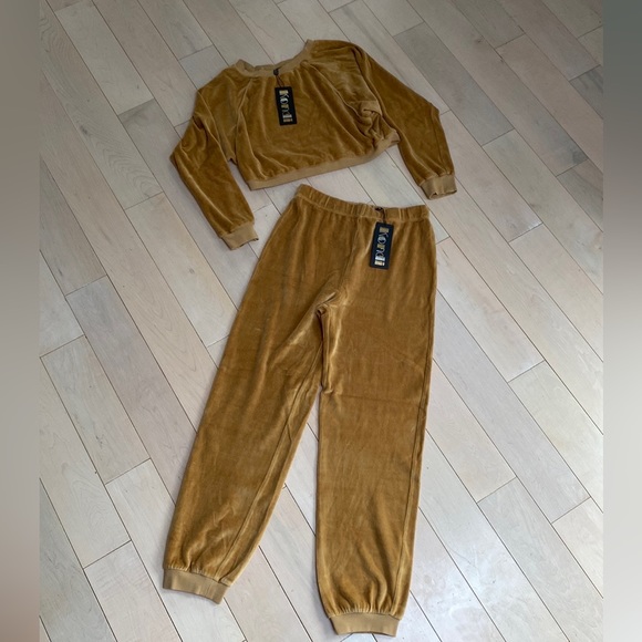 Suzie Kondi slim harem pants & cropped top in velour teddy